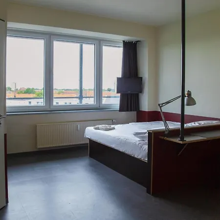 Base Aparthotel