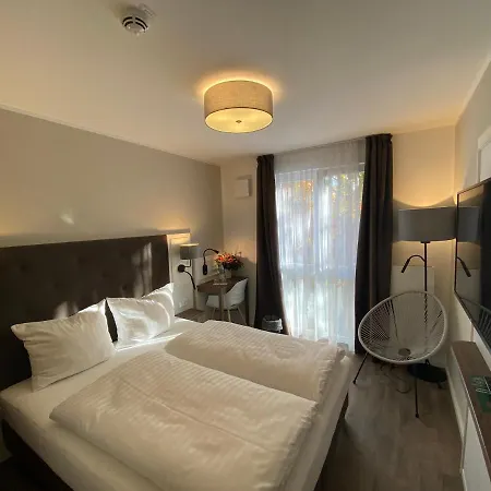 Hotel Signature East Falk 3*