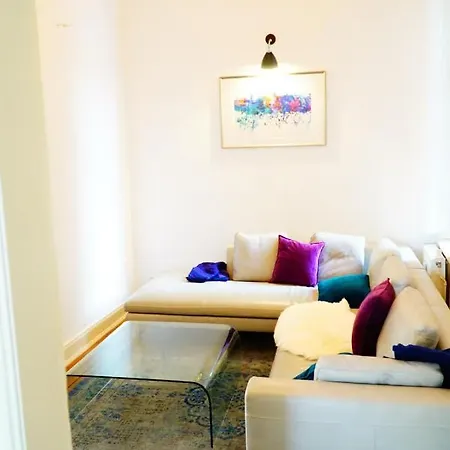 Grosszuegige Altbauwohnung In Bestlage 汉堡
