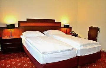 Leonardo Airport 3*