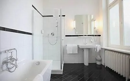 Kronprinz Hauptbahnhof Hotel 3*