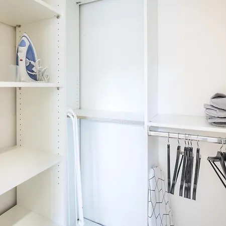 Appartement Generous Family-apartment With Two Seperate Bedrooms Close To The U-bahn