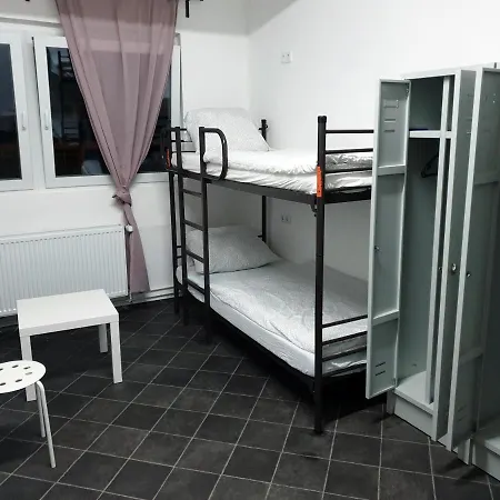 Easy Hostel *