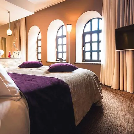 East Hotel 4*