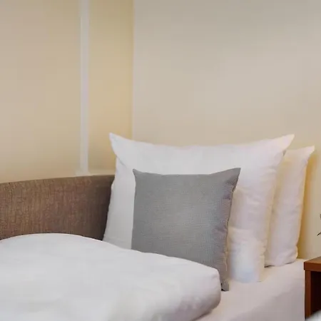 Hotel Kronprinz Hauptbahnhof 3*