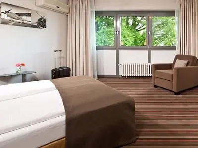 Leonardo Airport Otel 3*