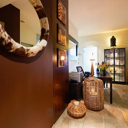 Hotel East