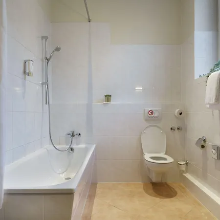 Continental Hauptbahnhof 3*