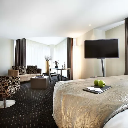 Boston Hh Hotel 4*