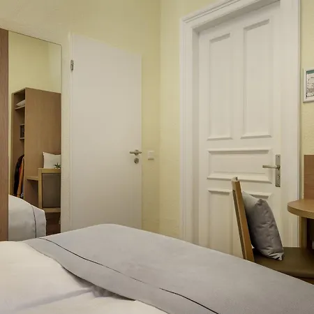 Alster Hotel 3*