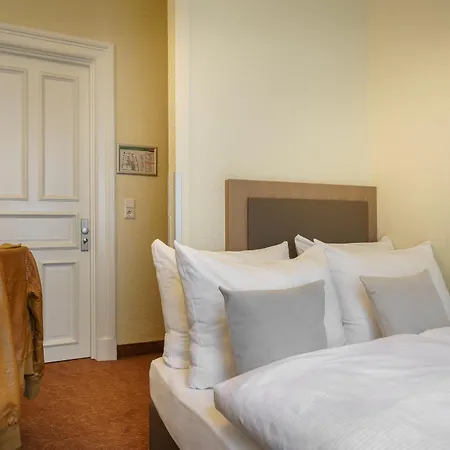 Hotel Alster 3*