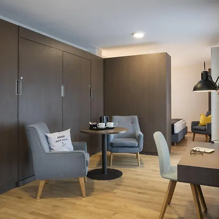 Jufa Hafencity 4*