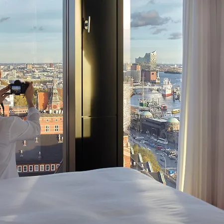 Empire Riverside 4*