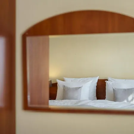Kronprinz Hauptbahnhof Hotel 3*