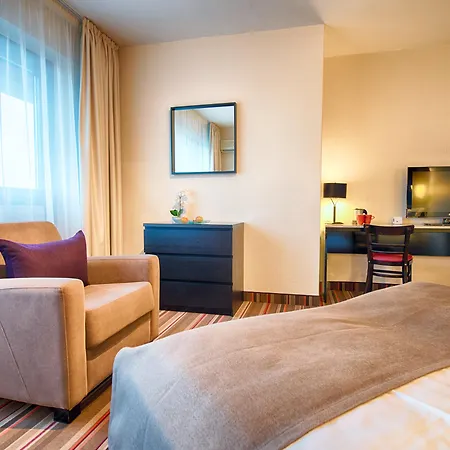 Hotel Leonardo Airport