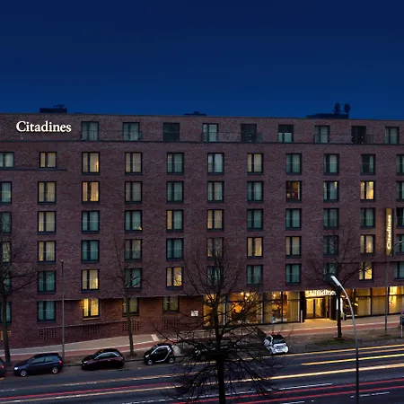 Citadines Michel 4*