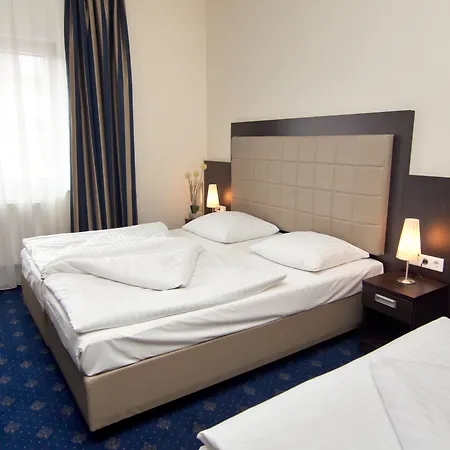 Hotell Continental Hauptbahnhof 3*
