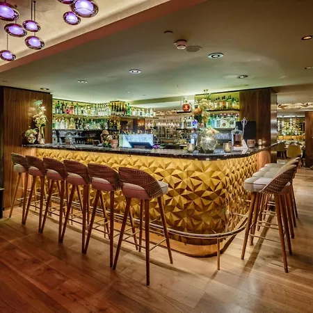 Fairmont Vier Jahreszeiten, Des Jahres 2023 & 2024- 101 Besten מלון
