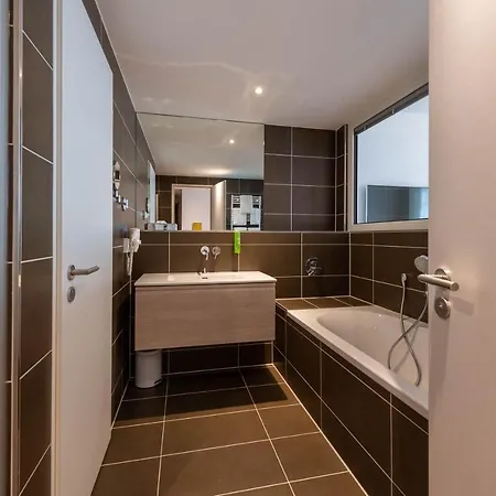 Jufa Hafencity 4*