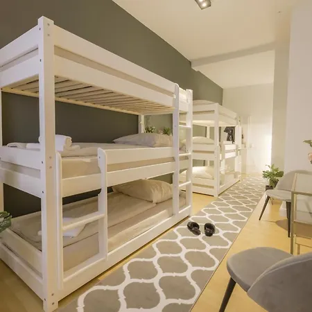 Апартаменты The Harbour 1 *