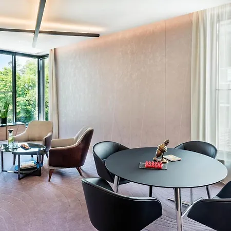 Le Meridien 5*