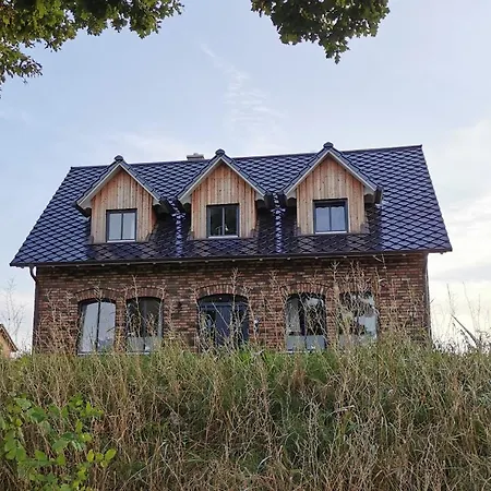 Holiday home Haus Am Deich 47 Stilvolles An Der Elbe In Stadtnaehe *