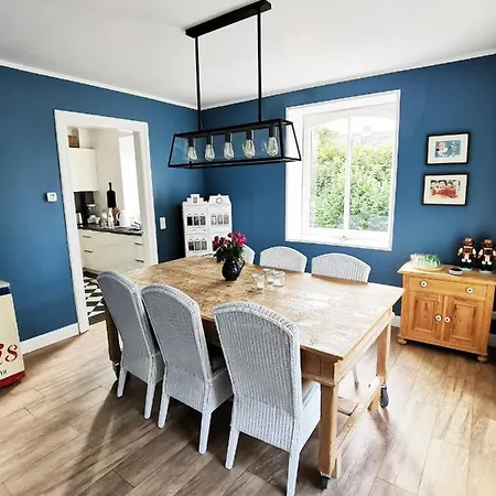 Haus Am Deich 47 Stilvolles An Der Elbe In Stadtnaehe Holiday home Hamburg