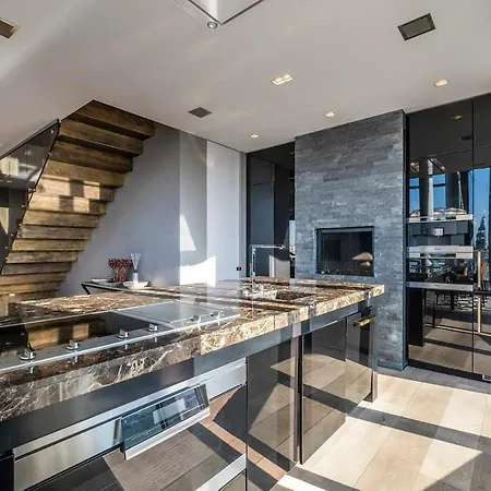 Marco Polo Tower Apartment *