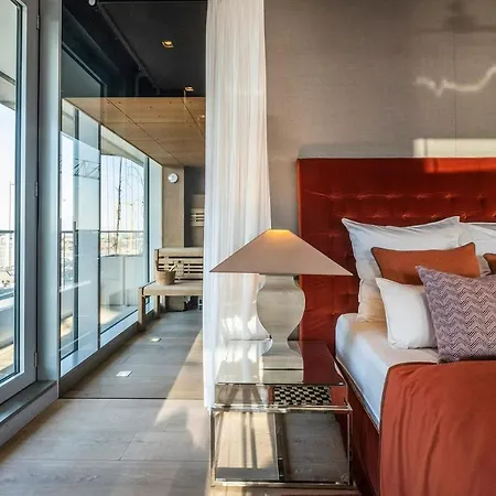 Marco Polo Tower Apartment *