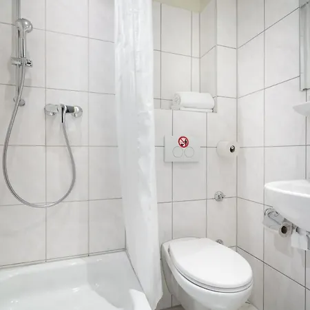 Continental Hauptbahnhof 3*