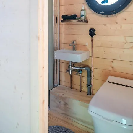 Botel Wunderschoenes Hausboot Agathe *