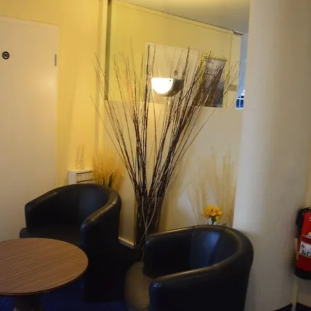 Mercedes/centrum Hotel 2*
