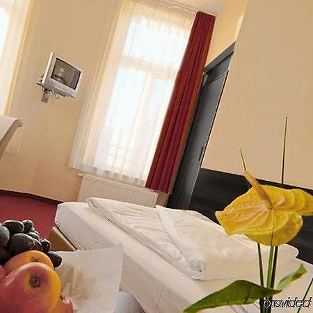 Polo Am Zob 3*