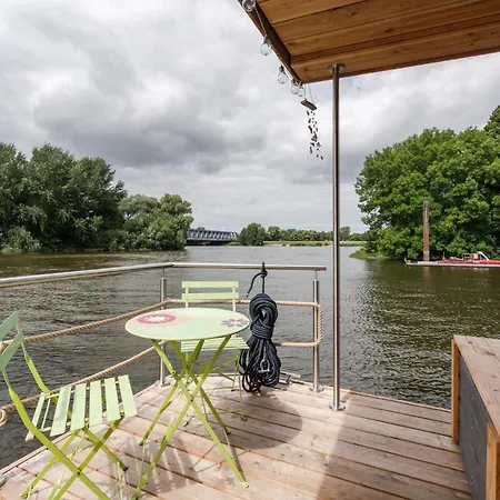 Botel Hausboot Ahoi Hochwertiges Hausboote Mit Grosser Terrasse Und Kamin *