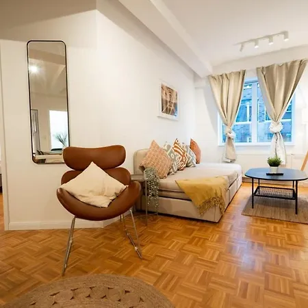 Living In Center Hamburg