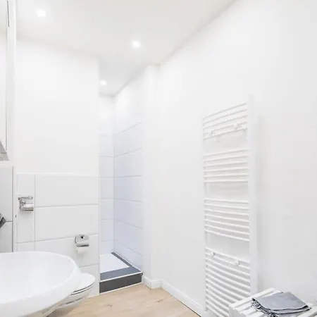 Spacious Two Br Close To Stadtpark And Street Parking Hamburg-Harburg