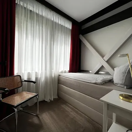 Neues Exclusives 2 Schlafzimmer Apartment *