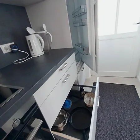 Peaceful Apartment- 3 Zi- Loggia & Garden In Blankenese-