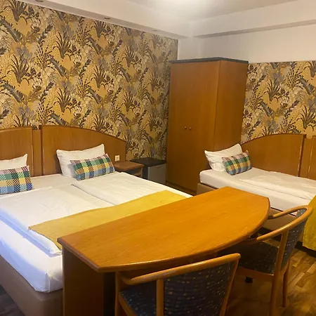 Condor Hotel