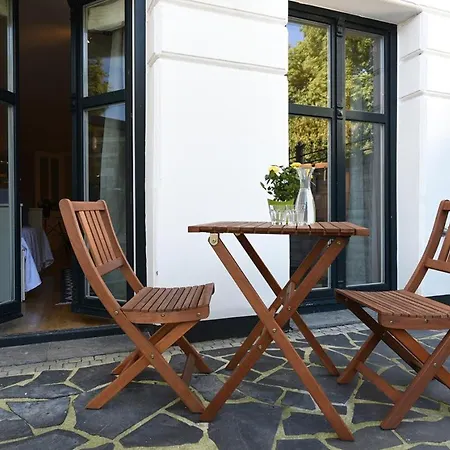 Zentrale Whg Naehe Der Alster Mit Parkplatz