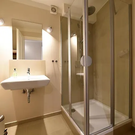 Apartment Zentrale Whg Naehe Der Alster Mit Parkplatz