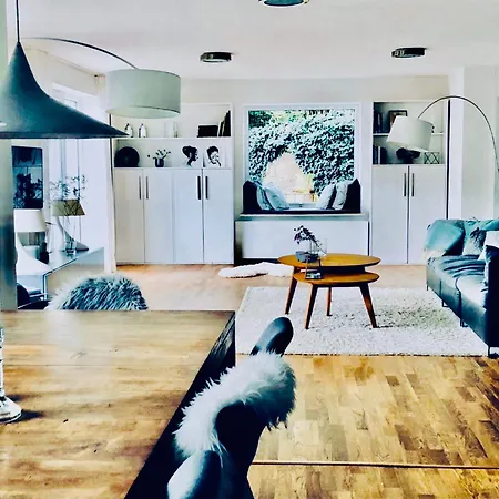 Beautiful House In Blankenese * Hamburg
