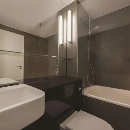 Aparthotel Adina Michel 4*