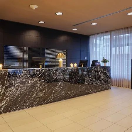 Aparthotel Adina Michel 4*