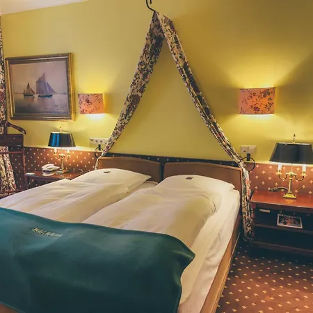 Mittelweg Hotel 3*