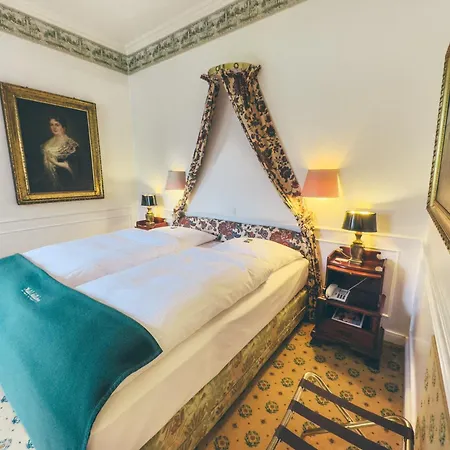 Hotel Mittelweg 3*