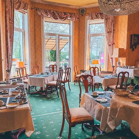 Mittelweg Hotel 3*