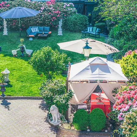Hotel Mittelweg 3*