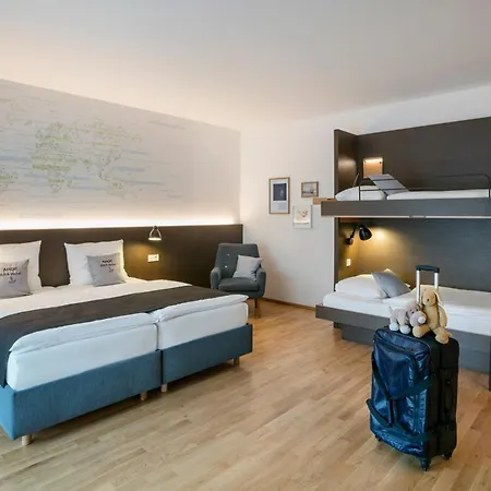 Jufa Hafencity 4*