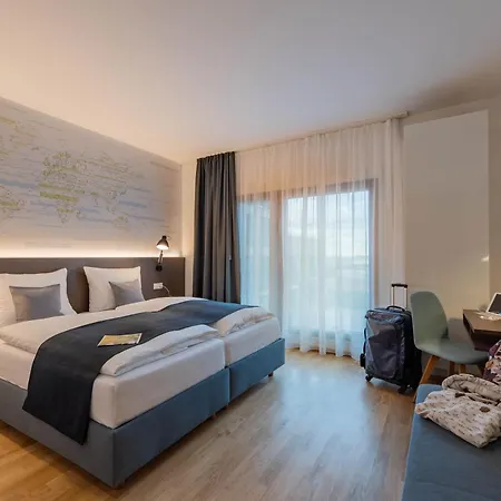 Jufa Hafencity 4*